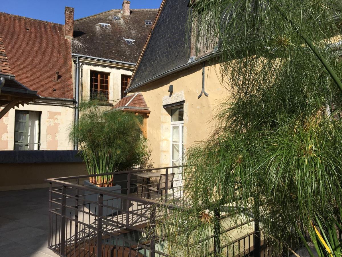 Logis - Hotel & Restaurant Du Tribunal Mortagne-au-Perche Dış mekan fotoğraf