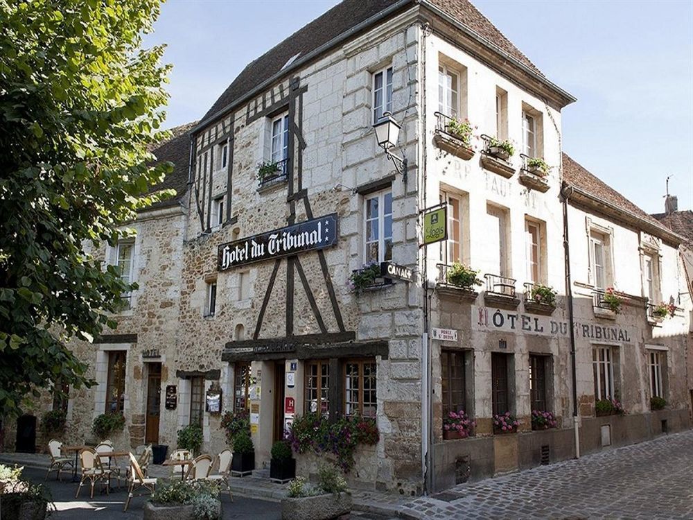 Logis - Hotel & Restaurant Du Tribunal Mortagne-au-Perche Dış mekan fotoğraf