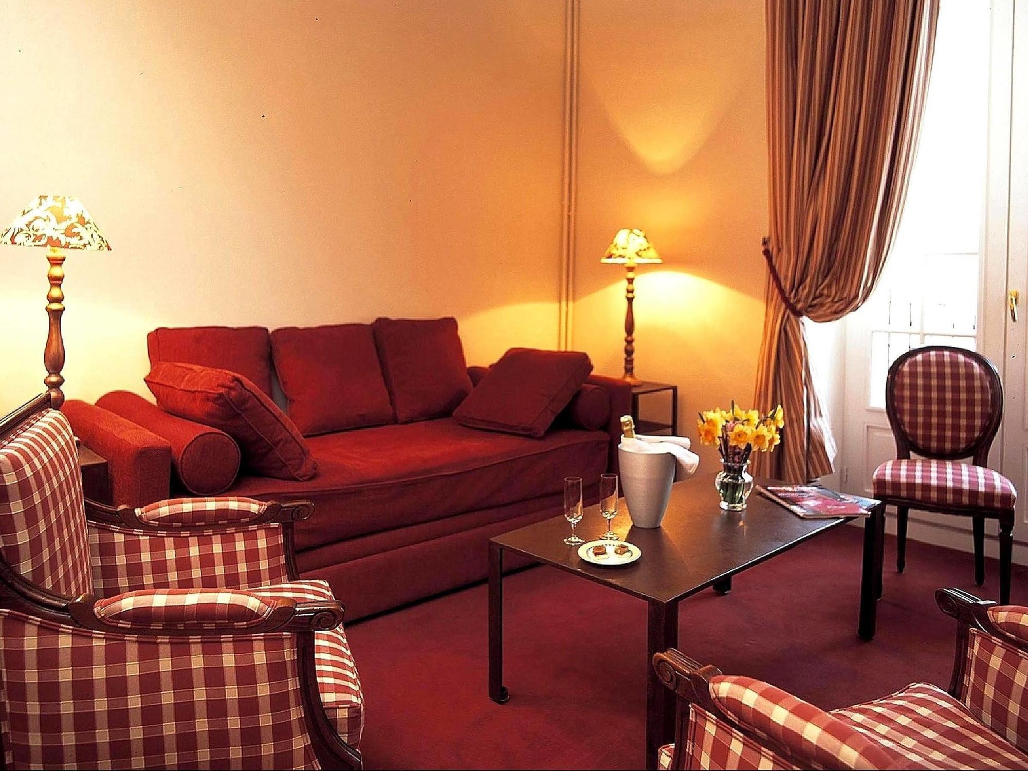 Logis - Hotel & Restaurant Du Tribunal Mortagne-au-Perche Dış mekan fotoğraf