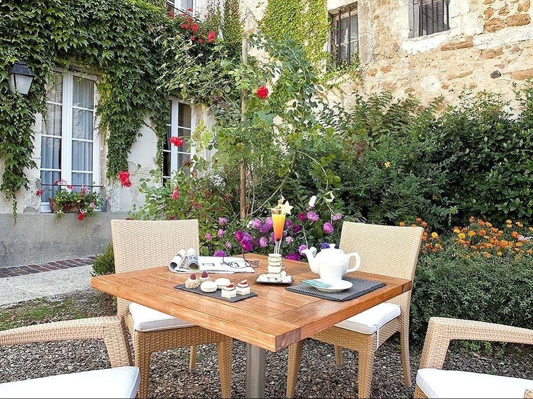 Logis - Hotel & Restaurant Du Tribunal Mortagne-au-Perche Dış mekan fotoğraf